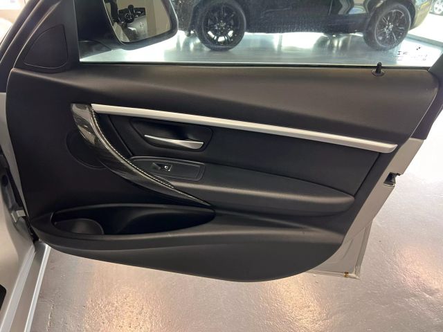 Vehicle image 27 of 35