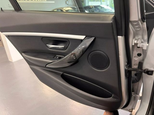 Vehicle image 25 of 35