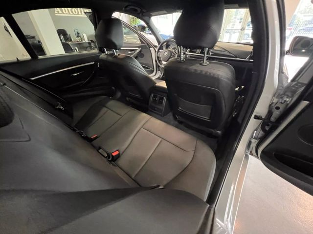 Vehicle image 29 of 35