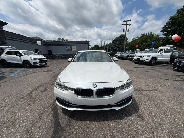 2018 BMW 3 Series 330i Image 2 of 15