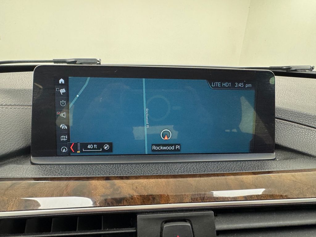 Vehicle image 19 of 44
