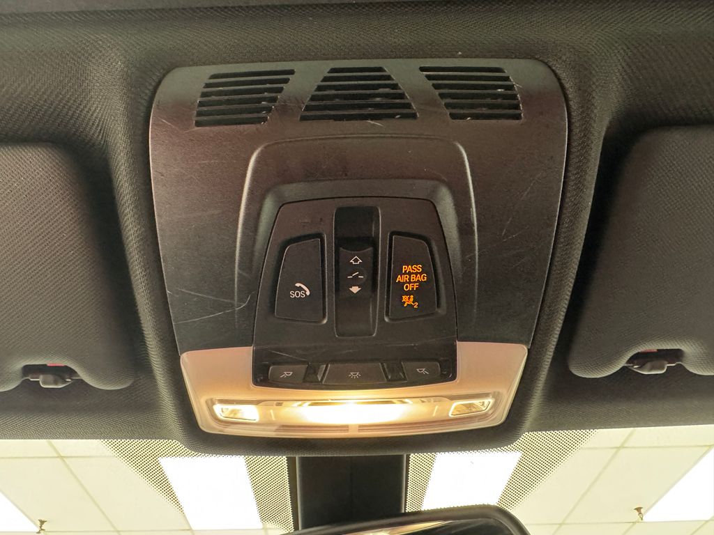 Vehicle image 29 of 44