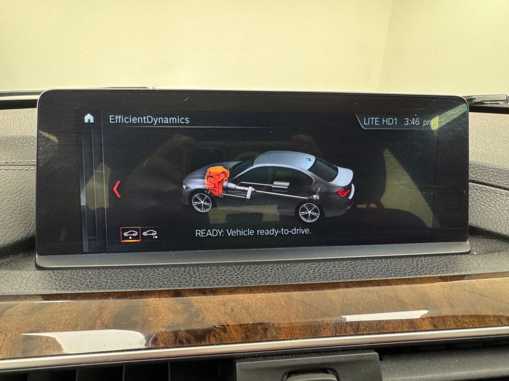 Vehicle image 21 of 44