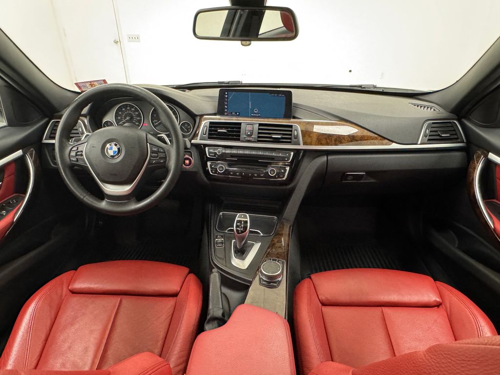 Vehicle image 18 of 44