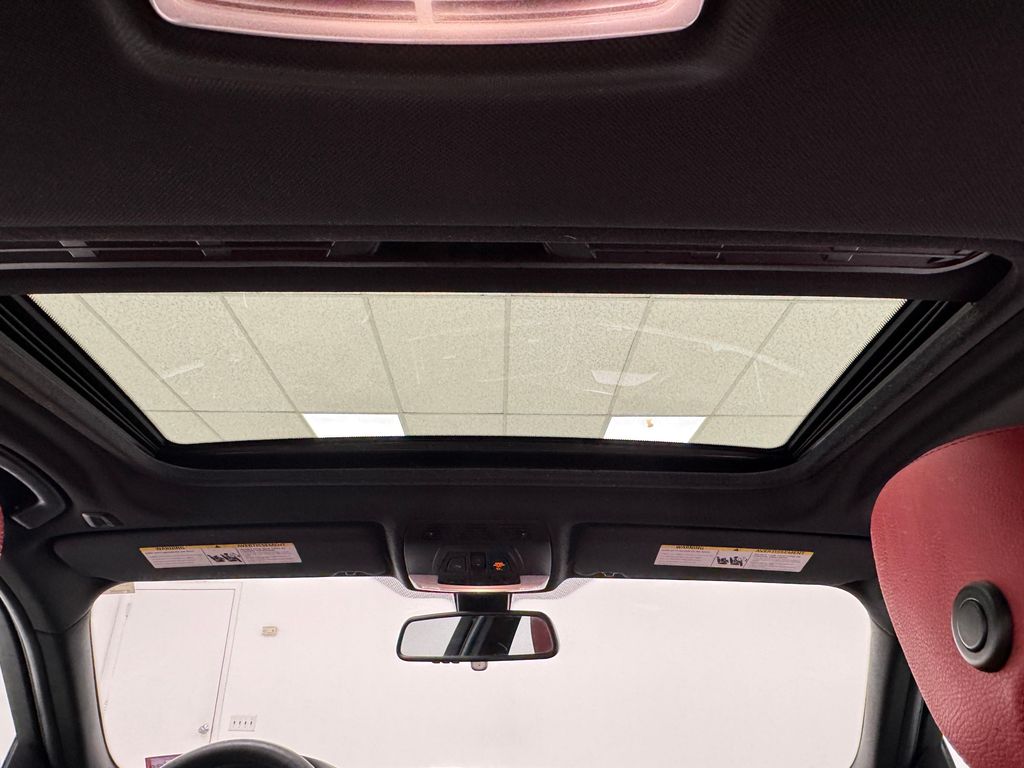 Vehicle image 17 of 44