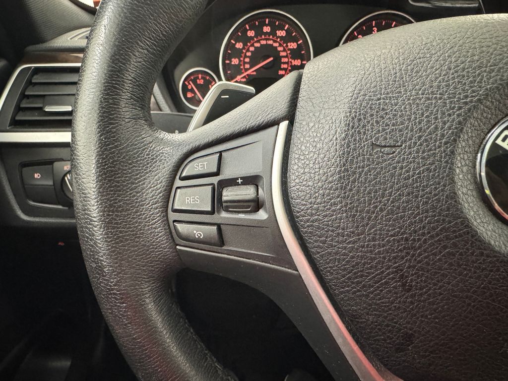 Vehicle image 40 of 44