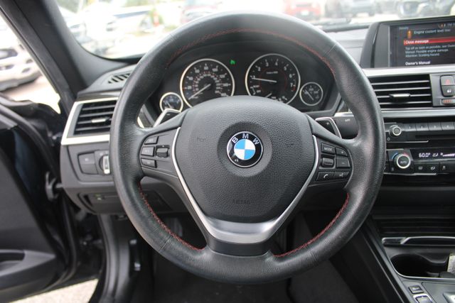 Vehicle image 11 of 14