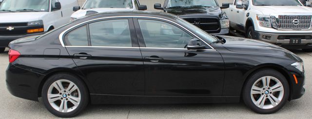 Vehicle image 3 of 14