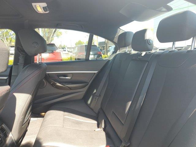 Vehicle image 14 of 31