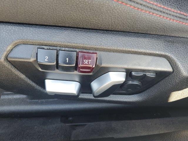 Vehicle image 22 of 31