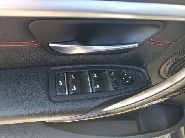 Vehicle image 23 of 31