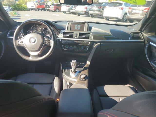 Vehicle image 18 of 31