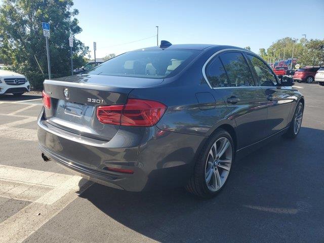 Vehicle image 4 of 31