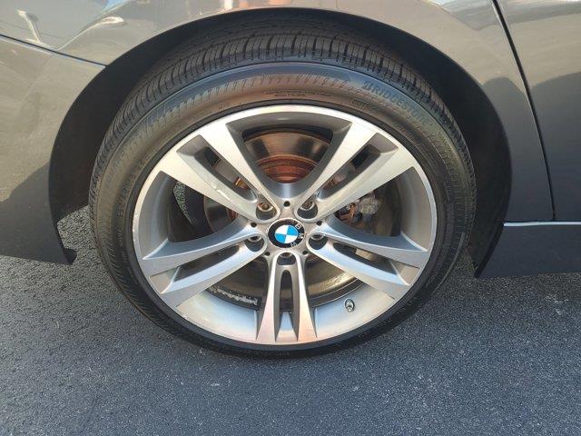 Vehicle image 9 of 31