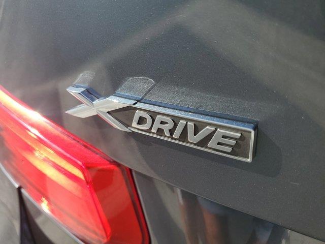 Vehicle image 11 of 31