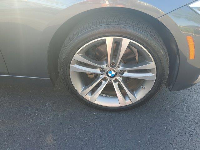 Vehicle image 8 of 31
