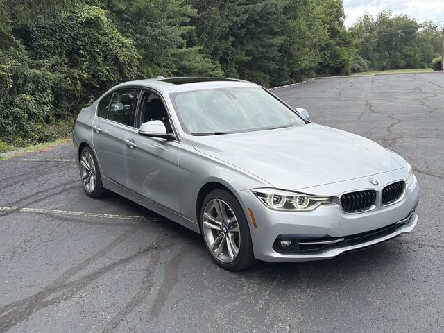 2018 BMW 3 Series 340i xDrive Image 3 of 40
