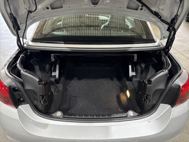 Vehicle image 33 of 90