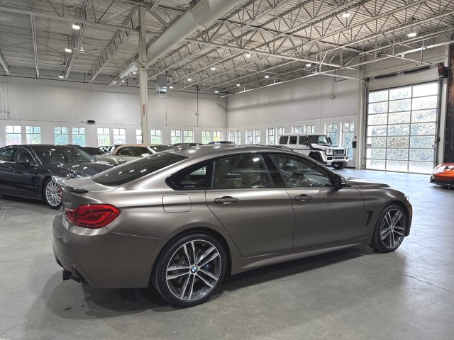 Vehicle image 10 of 92