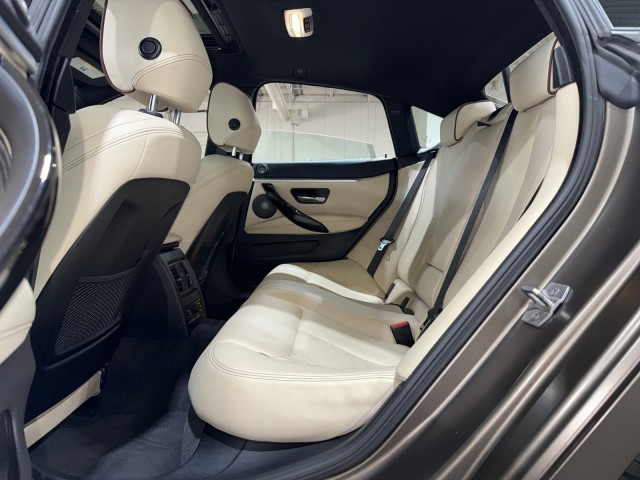Vehicle image 59 of 92