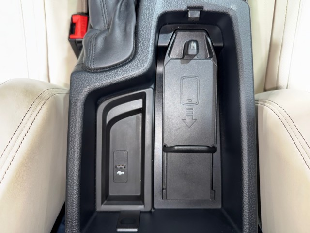 Vehicle image 80 of 92