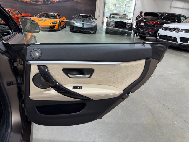 Vehicle image 61 of 92