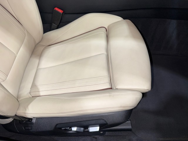 Vehicle image 68 of 92