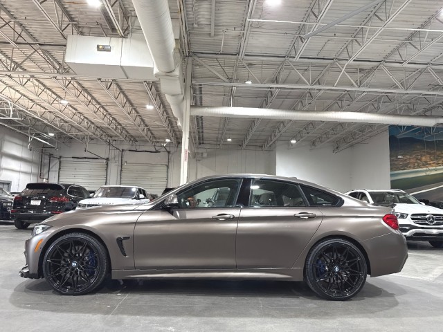 Vehicle image 21 of 92