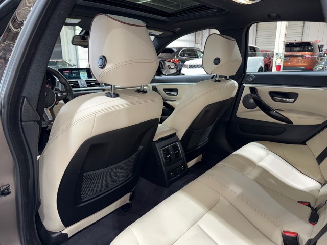 Vehicle image 29 of 92