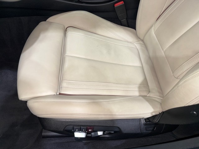 Vehicle image 54 of 92
