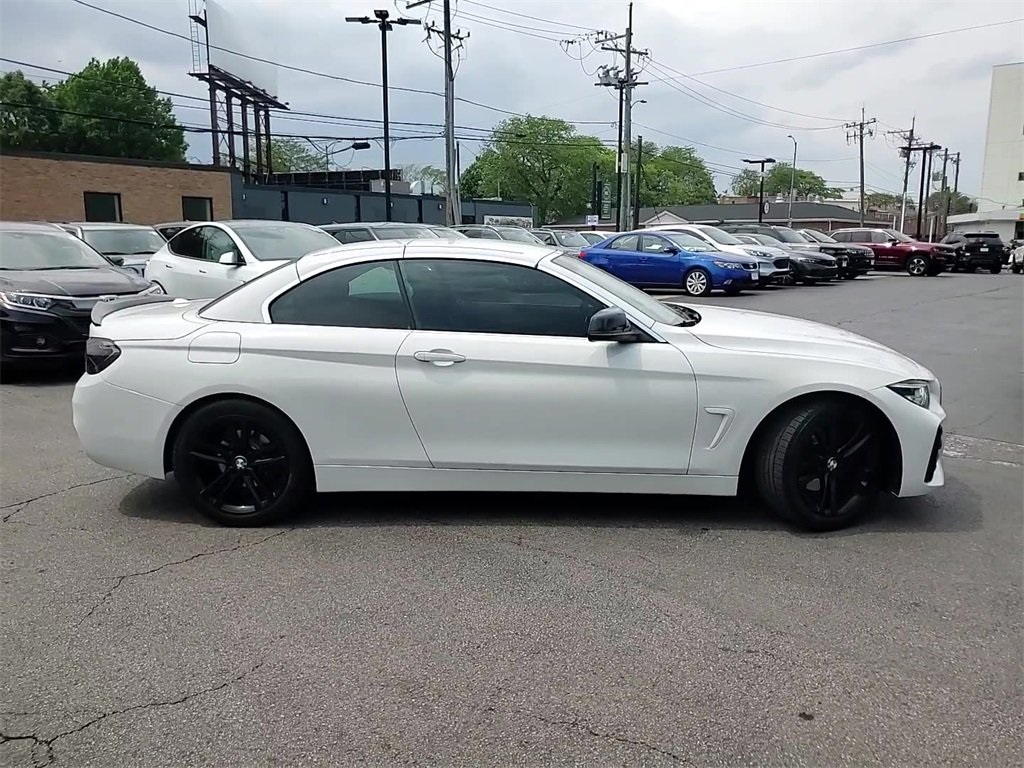 Vehicle image 6 of 24