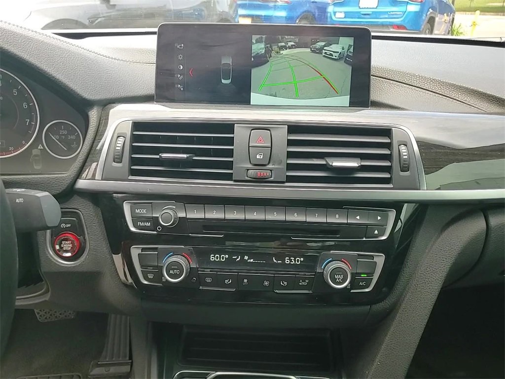Vehicle image 18 of 24