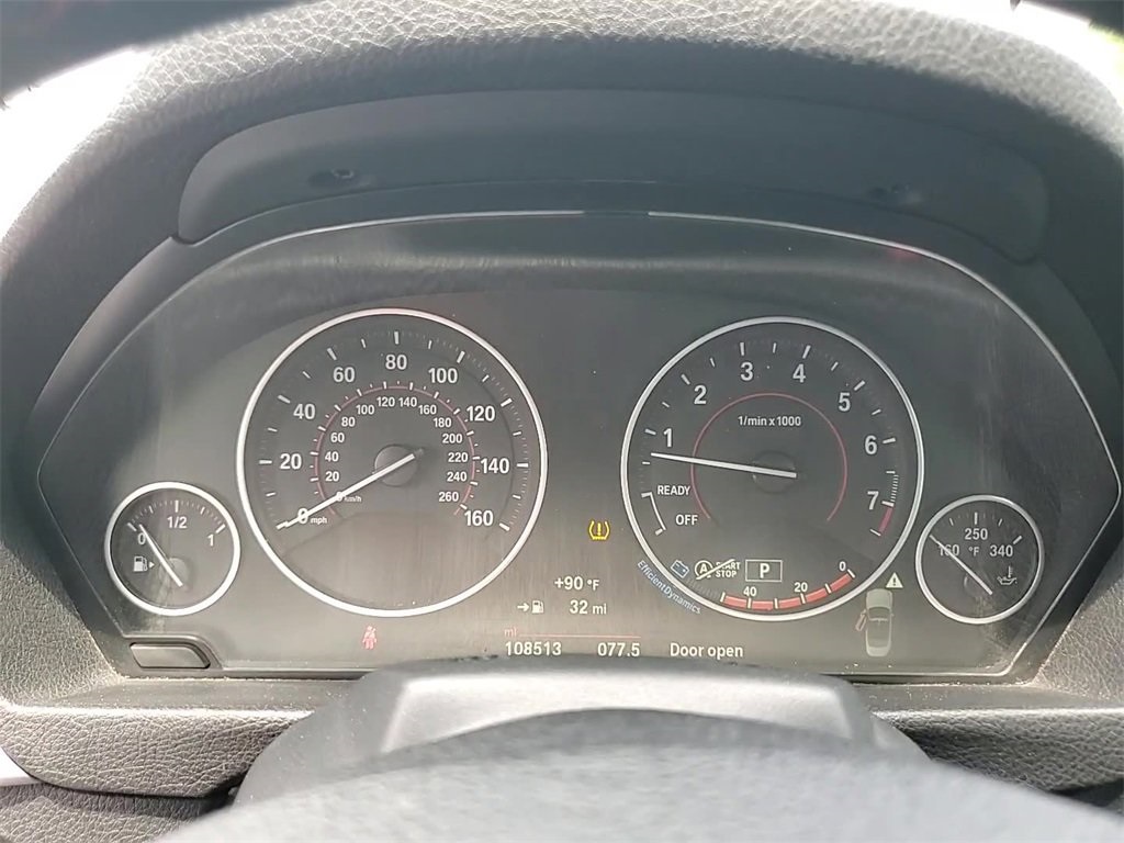 Vehicle image 17 of 24