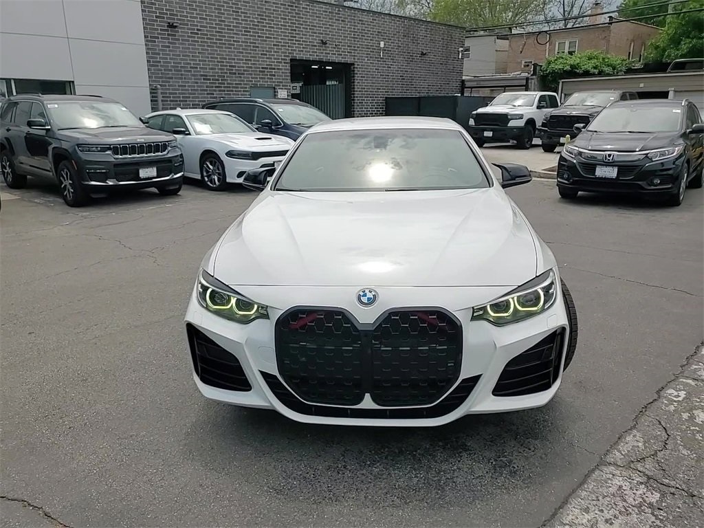 Vehicle image 4 of 24
