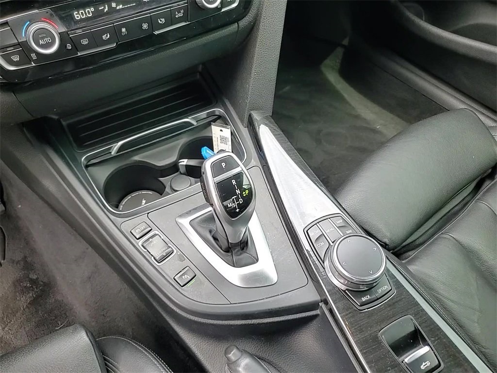 Vehicle image 19 of 24