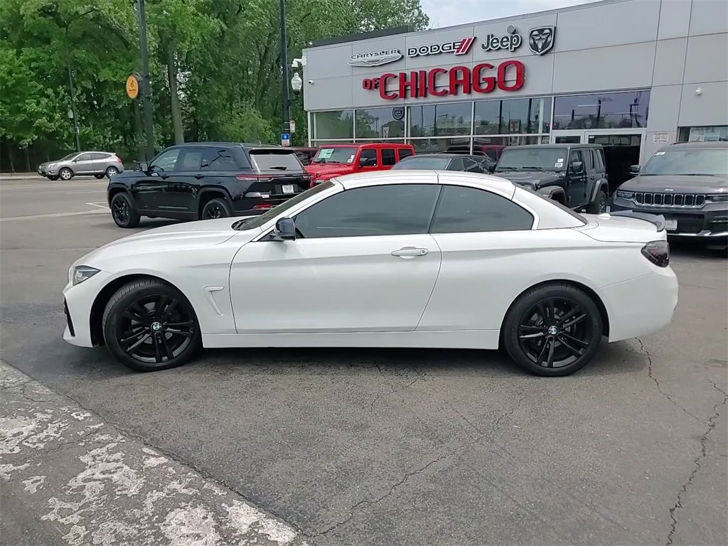 Vehicle image 10 of 24