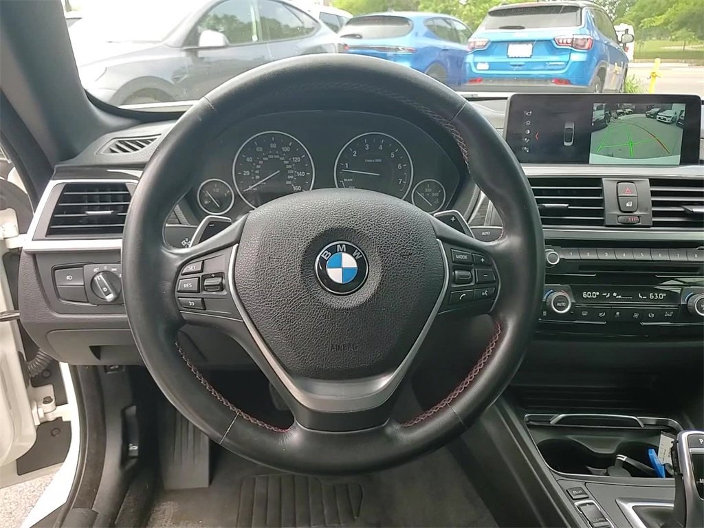 Vehicle image 14 of 24