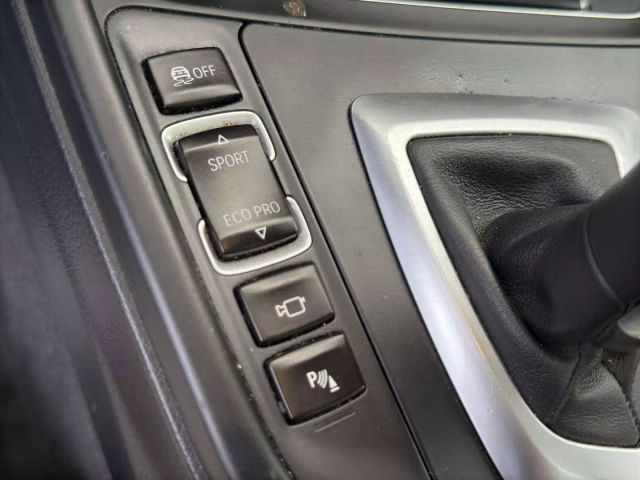 Vehicle image 21 of 31