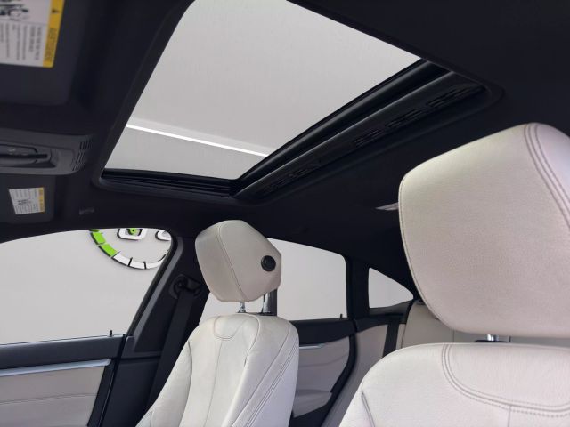 Vehicle image 20 of 31