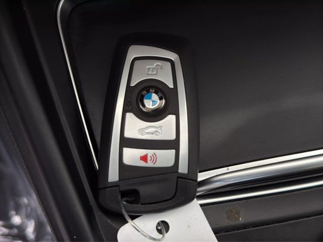 Vehicle image 19 of 31