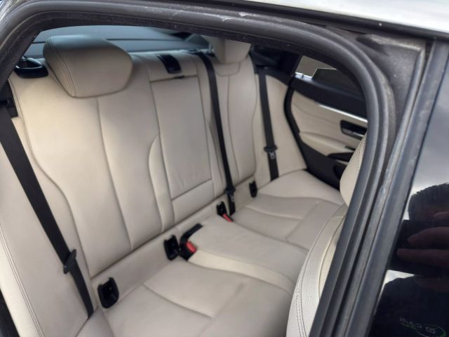 Vehicle image 12 of 31