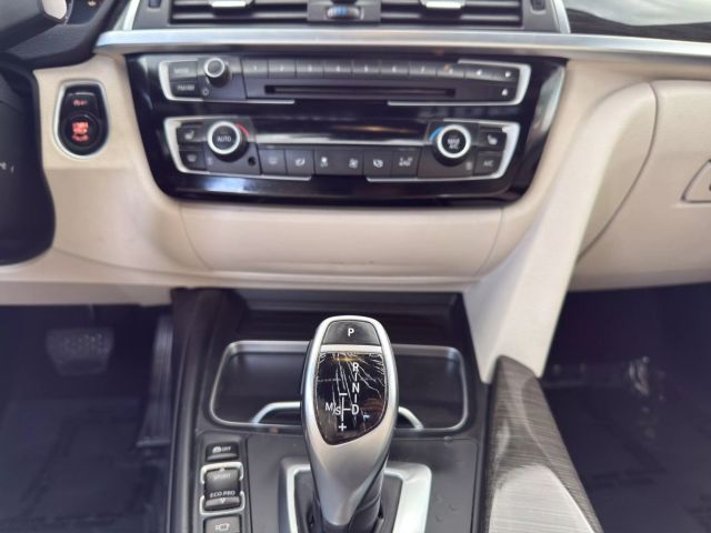 Vehicle image 18 of 31
