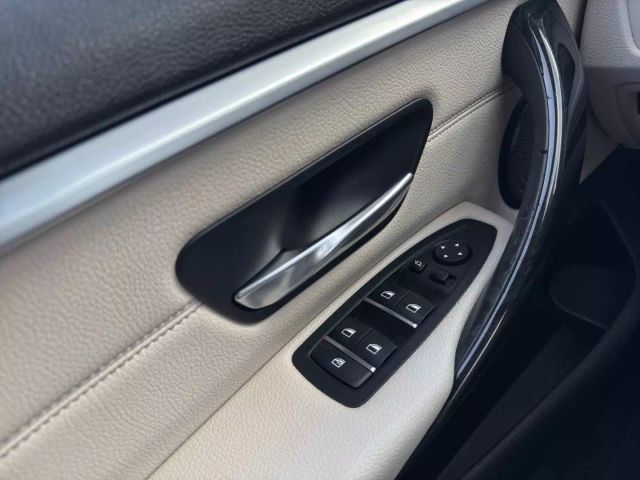 Vehicle image 14 of 31