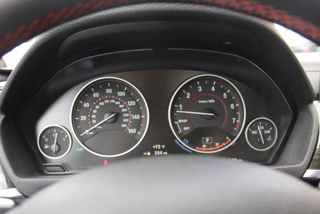 Vehicle image 21 of 41