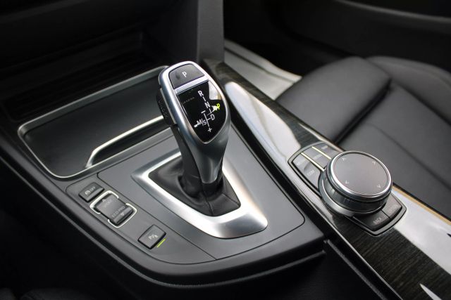 Vehicle image 16 of 41