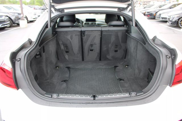 Vehicle image 34 of 41