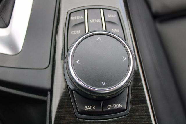 Vehicle image 17 of 41