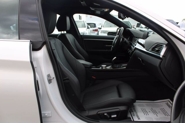 Vehicle image 32 of 41