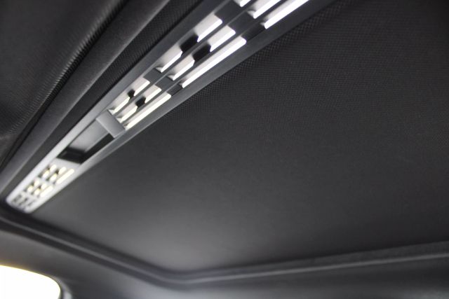 Vehicle image 25 of 41