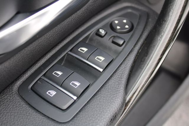 Vehicle image 8 of 41